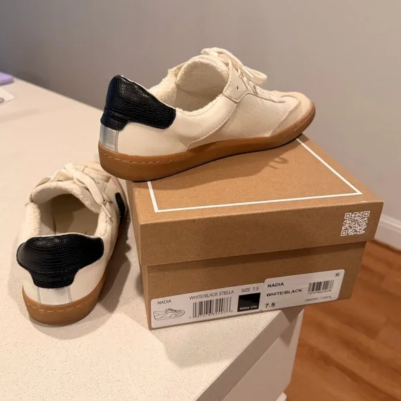 DOLCE VITA WHITE AND BLACK SNEAKERS - Picture 3 of 5